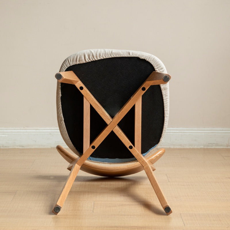 Chair for The Dining Area with a Natural Finish, Sturdy Build, Suitable for Living Rooms, Featuring a Minimalist Design, Dimensions 18.7 X 21.85 X 30.71 inch.